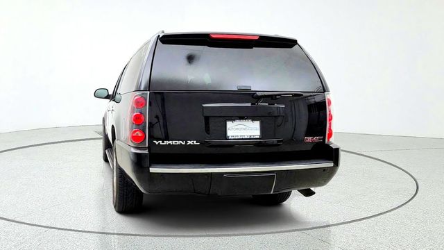 2014 GMC Yukon XL AWD 4dr Denali w/ Sunroof, Nav & Rear DVD Entertainment - 23087149 - 5