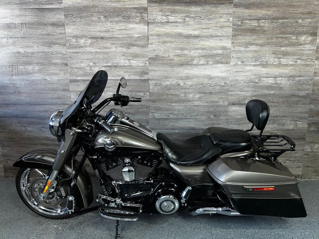 2014 Harley-Davidson FLHRSE CVO Road King LOW MILES! - 22574654 - 11