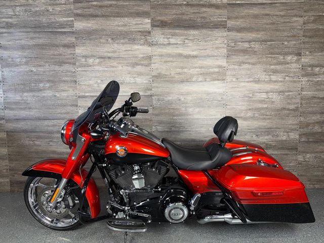 2014 Harley-Davidson FLHRSE CVO Road King LOW MILES! - 22982073 - 11