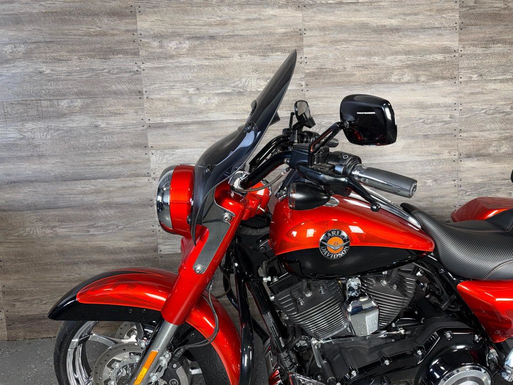 2014 Harley-Davidson FLHRSE CVO Road King LOW MILES! - 22982073 - 12