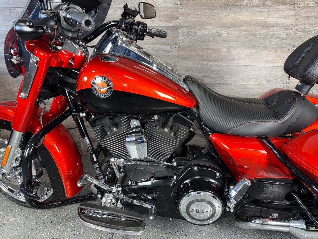 2014 Harley-Davidson FLHRSE CVO Road King LOW MILES! - 22982073 - 13