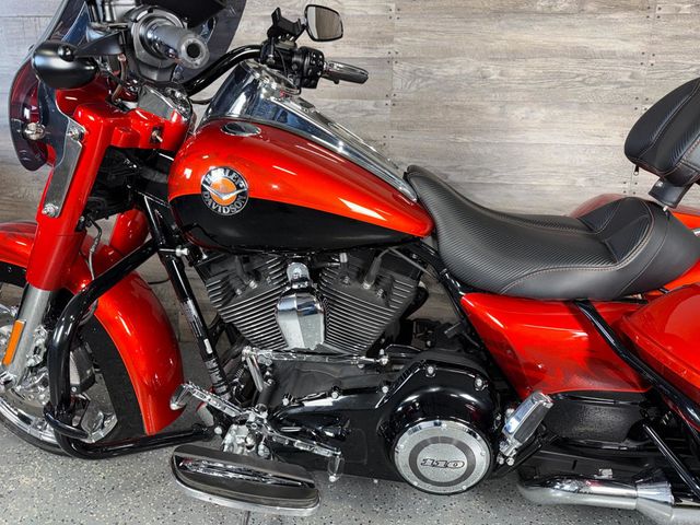 2014 Harley-Davidson FLHRSE CVO Road King LOW MILES! - 22982073 - 13