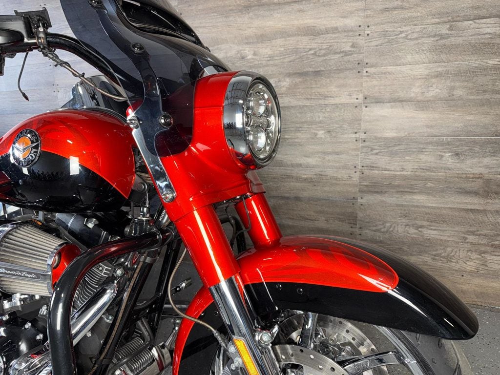 2014 Harley-Davidson FLHRSE CVO Road King LOW MILES! - 22982073 - 4