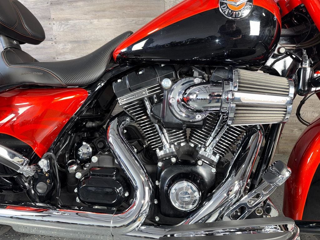 2014 Harley-Davidson FLHRSE CVO Road King LOW MILES! - 22982073 - 5