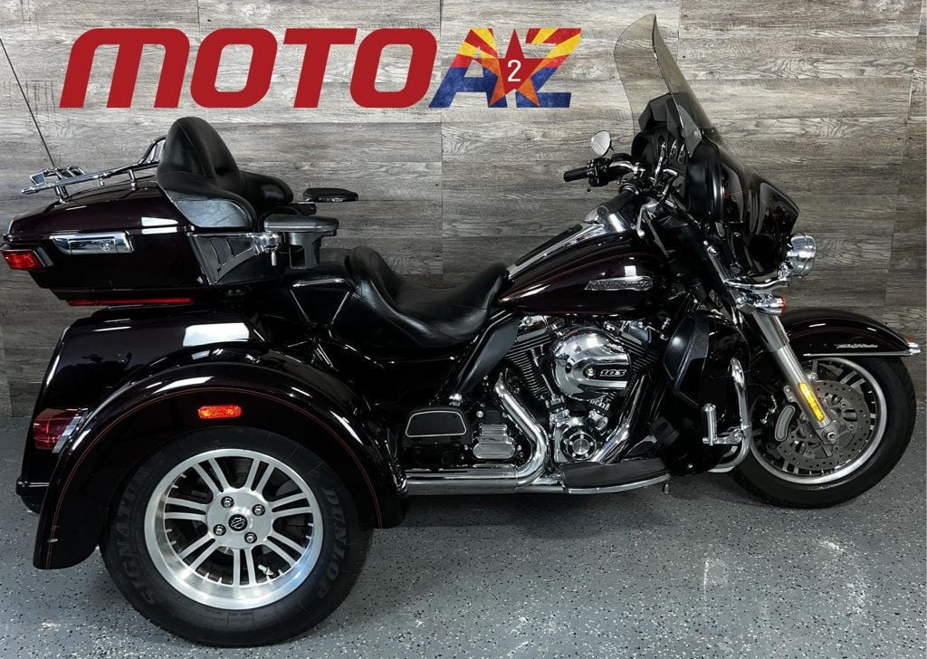 2014 Harley-Davidson FLHTCUTG Triglide Ultra Classic LOW MILES! - 22668435 - 0