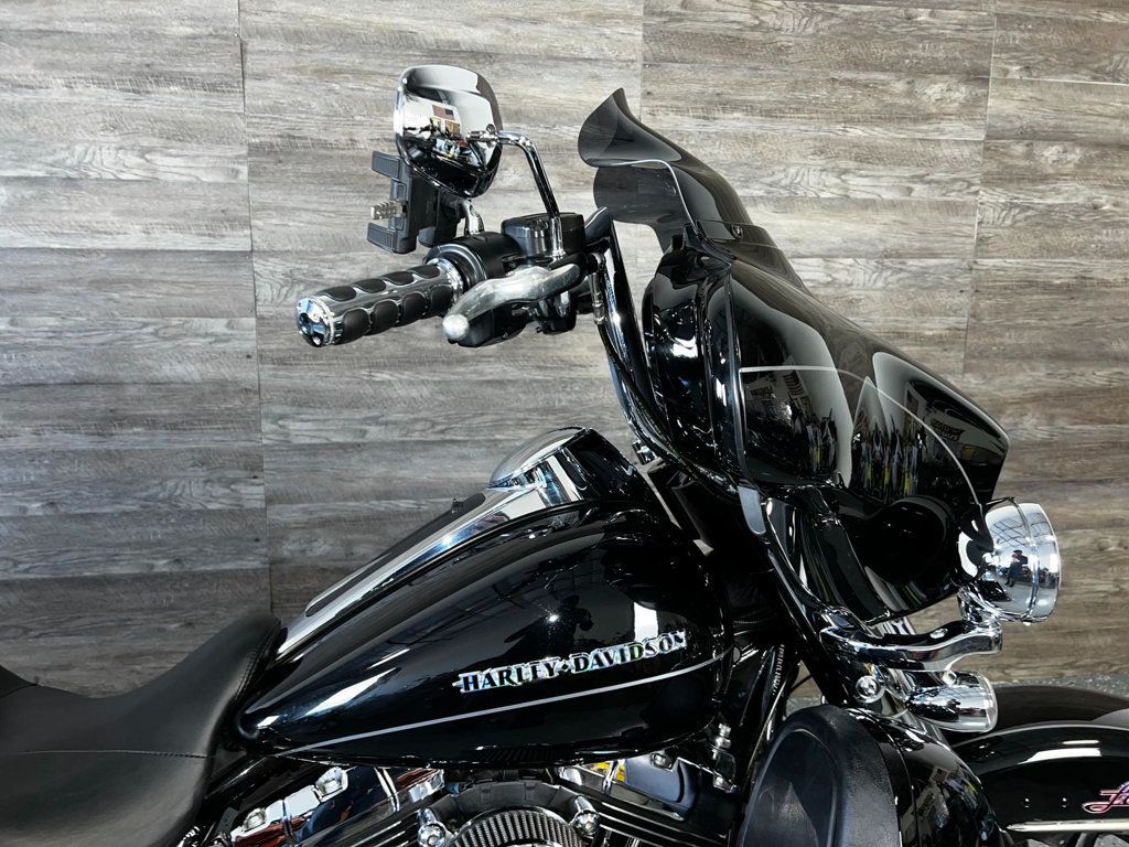 2014 Harley-Davidson FLHTK Electra Glide Ultra Limited SUPER CLEAN! - 22344789 - 3