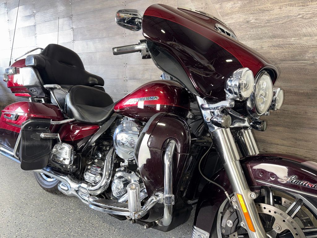 2014 Harley-Davidson FLHTK Electra Glide Ultra Limited SUPER CLEAN! - 23052346 | Video 2
