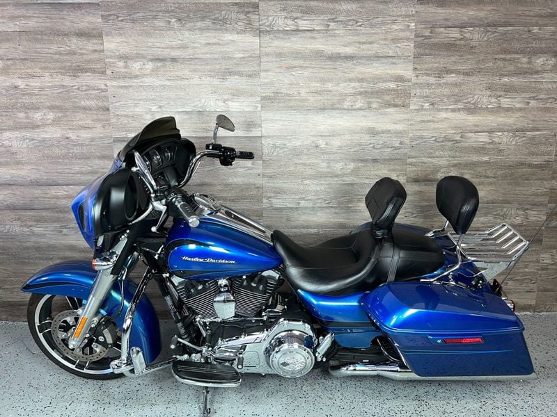2014 Harley-Davidson FLHX Street Glide SUPER CLEAN! - 21985305 - 11