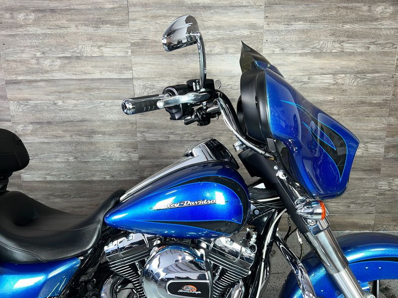 2014 Harley-Davidson FLHX Street Glide SUPER CLEAN! - 21985305 - 3