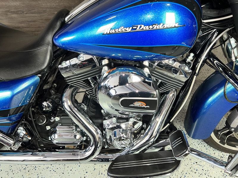 2014 Harley-Davidson FLHX Street Glide SUPER CLEAN! - 21985305 - 4