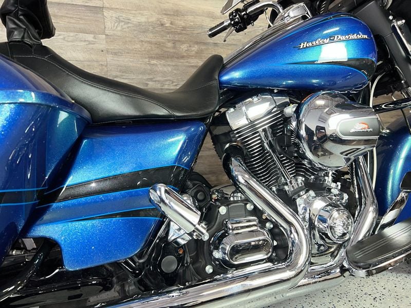 2014 Harley-Davidson FLHX Street Glide SUPER CLEAN! - 21985305 - 7