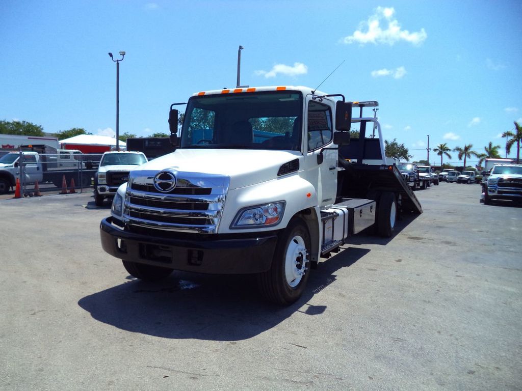 2014 HINO 268A 21FT CHEVRON ROLLBACK TOW TRUCK.. - 21877952 - 28