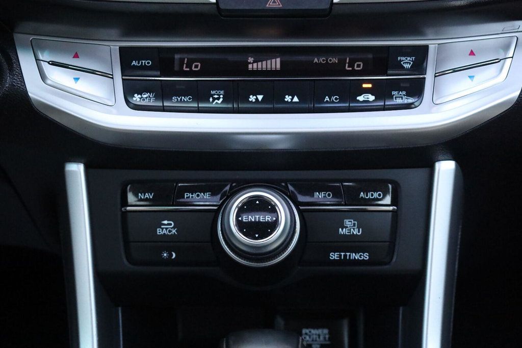 Honda Accord photo 32