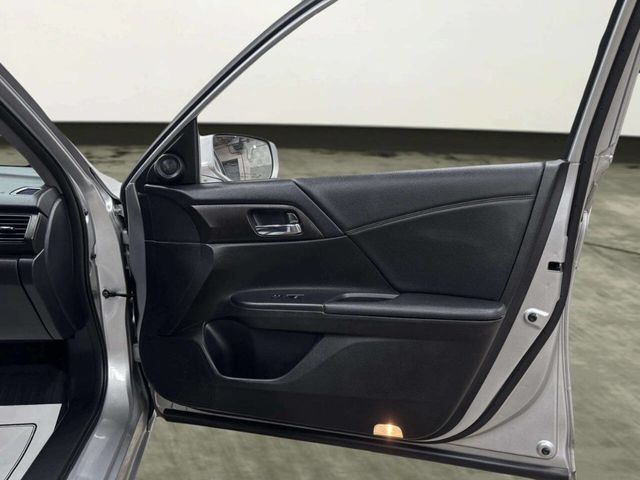 2014 Honda Accord Hybrid 4dr Sedan - 23009468 - 17