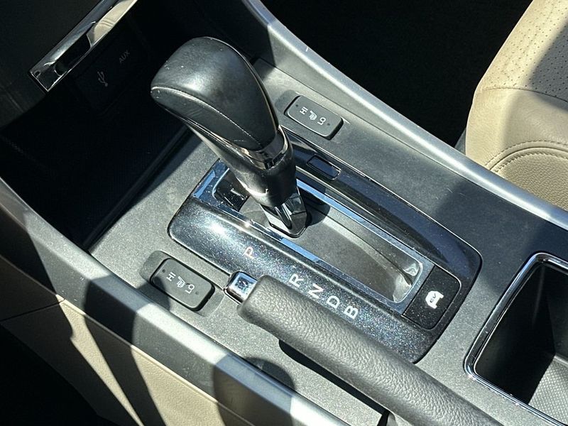 2014 Honda Accord Hybrid 4dr Sedan EX-L - 23004348 - 17