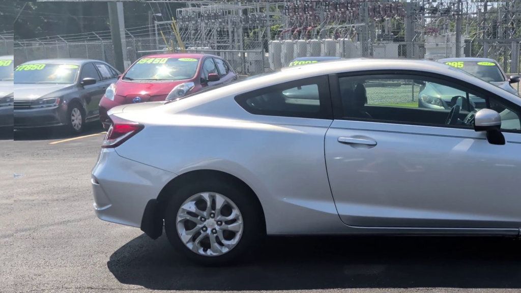 Honda Civic Coupe 2dr CVT LX photo 9