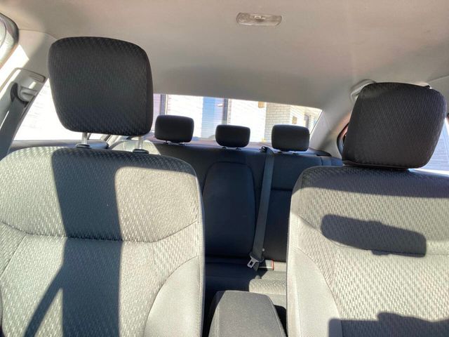 2014 Honda Civic Sedan 4dr CVT LX - 22948516 - 7