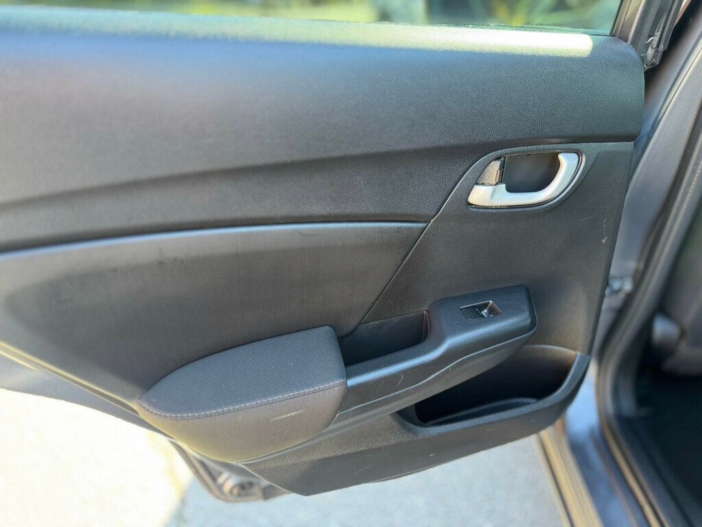 2014 Honda Civic Sedan 4dr CVT LX - 22940143 - 19