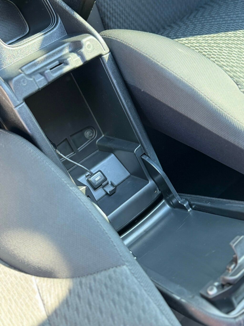 2014 Honda Civic Sedan 4dr CVT LX - 22940143 - 33