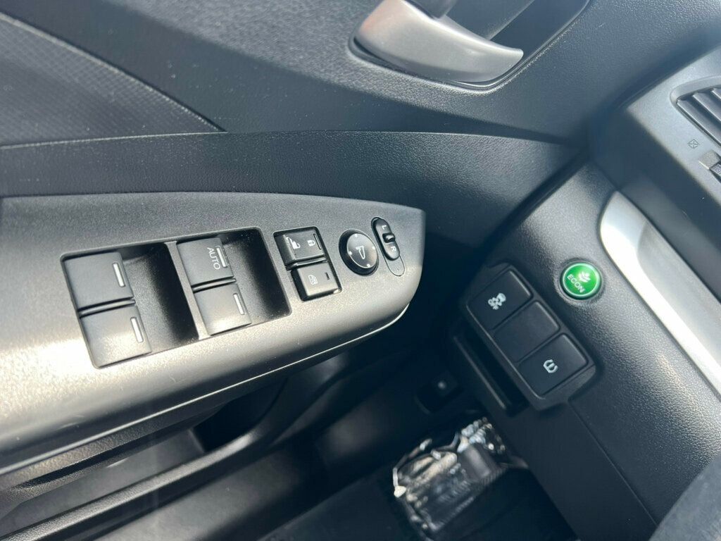 2014 Honda CR-V 2WD 5dr LX - 22886413 - 16
