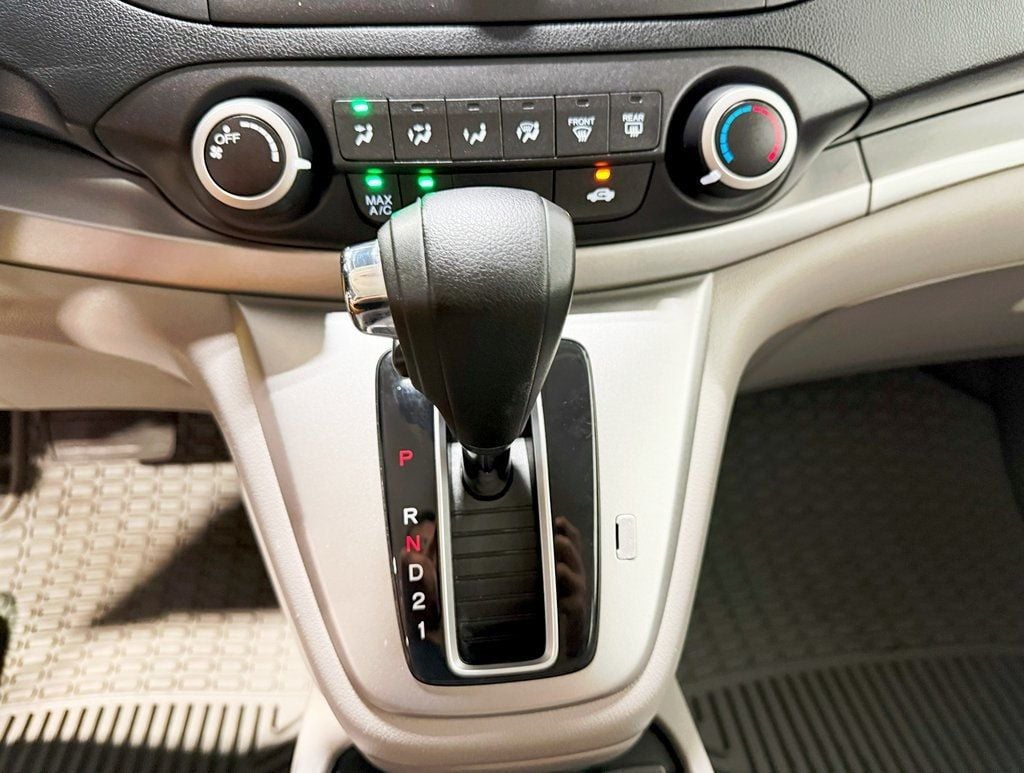 2014 Honda CR-V LX photo 18