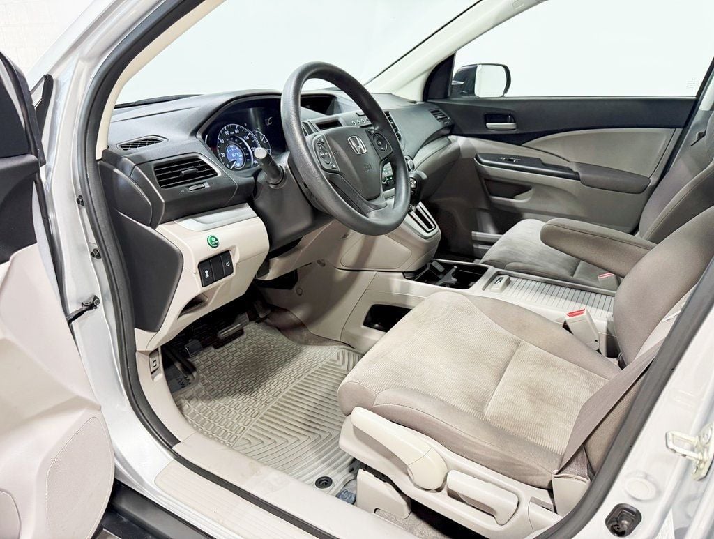 2014 Honda CR-V LX photo 21