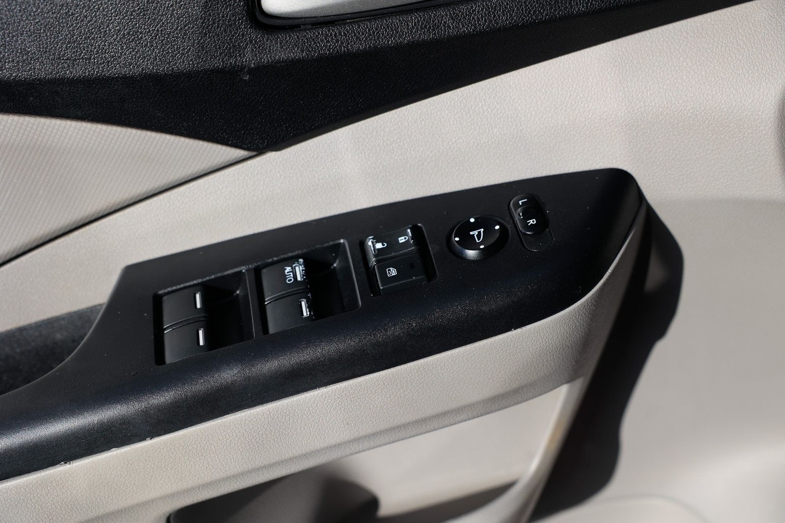 2014 Honda CR-V LX photo 41