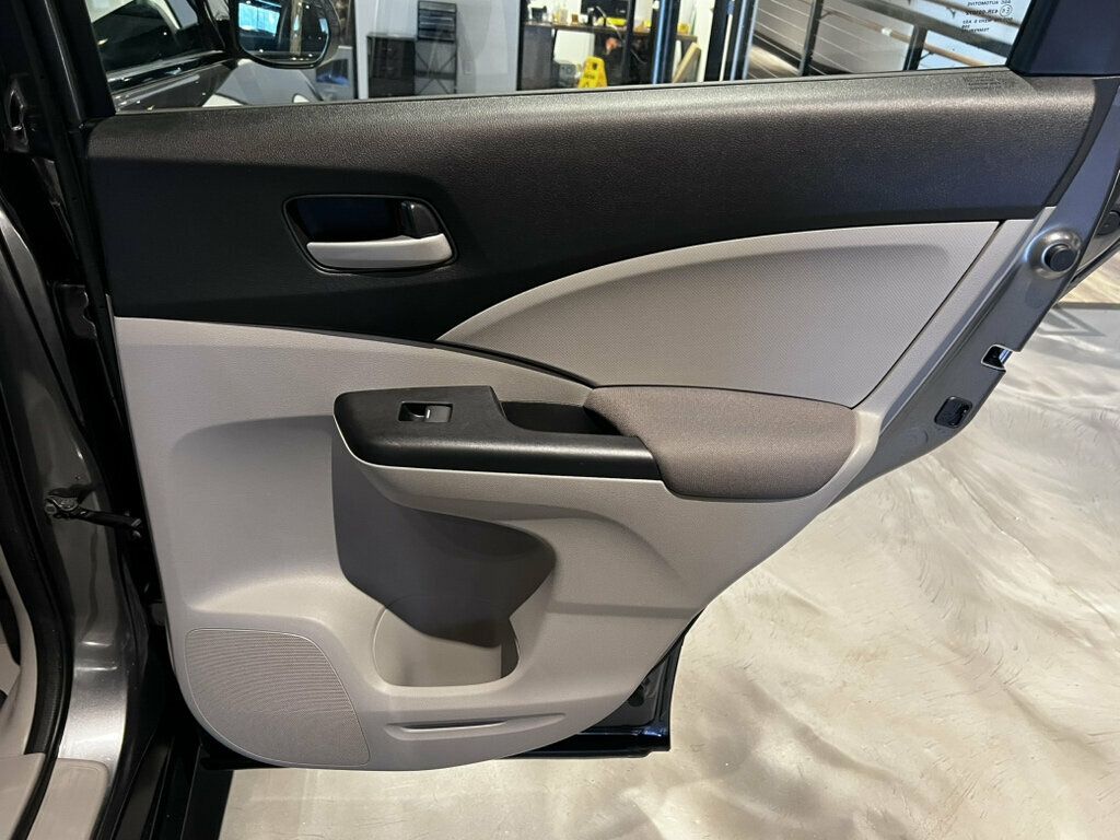 2014 Honda CR-V LocalTrade/AWD/BackUpCamera/FrontBucketSeats/Bluetooth - 23072458 - 17