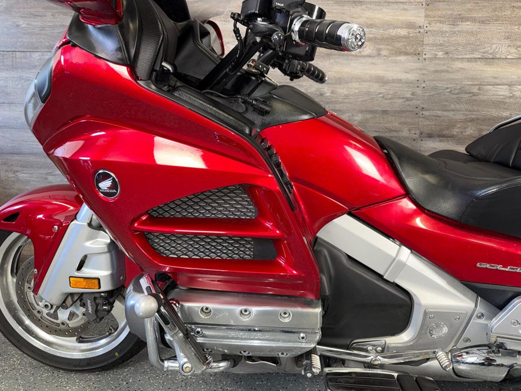 2014 Honda GL1800 Goldwing One Owner! - 22991973 - 12