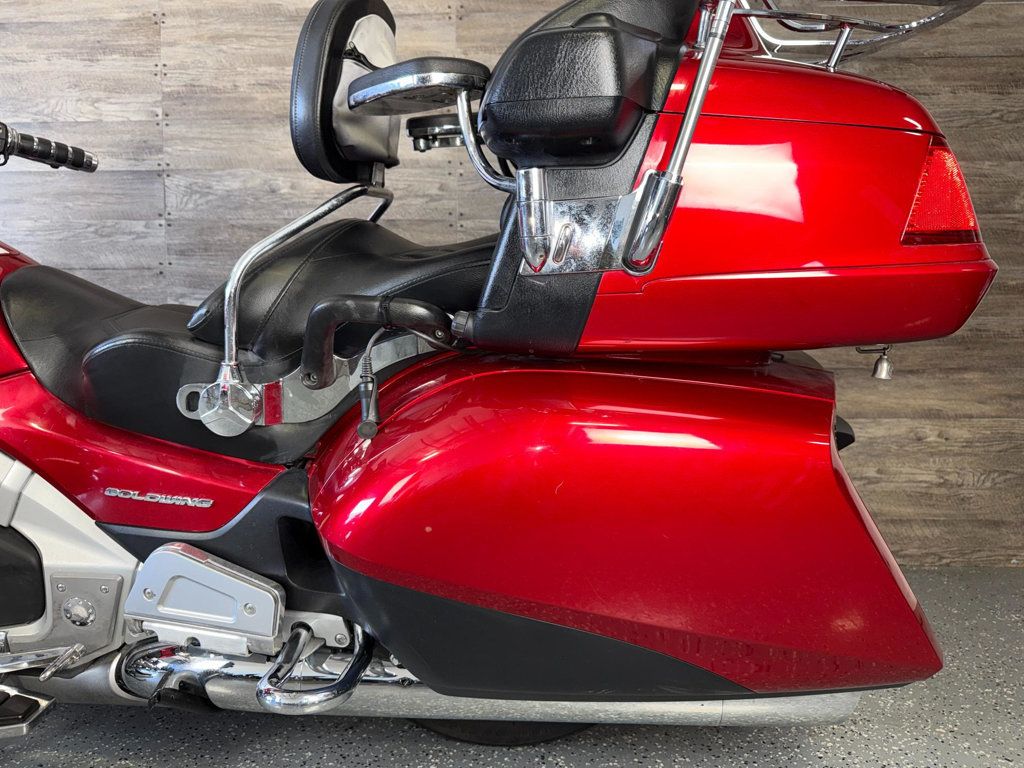 2014 Honda GL1800 Goldwing One Owner! - 22991973 - 13