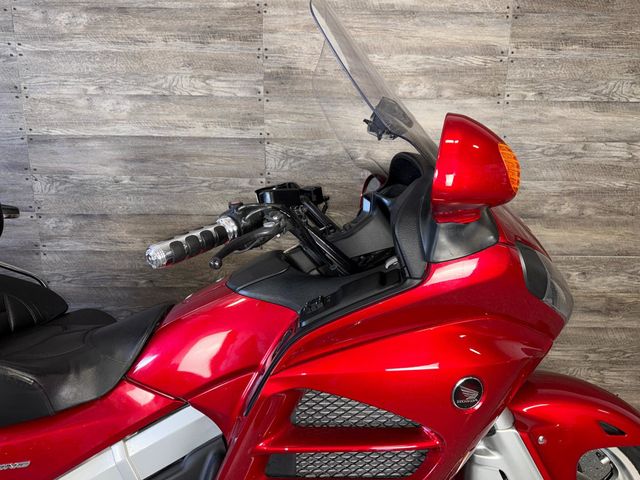 2014 Honda GL1800 Goldwing One Owner! - 22991973 - 3