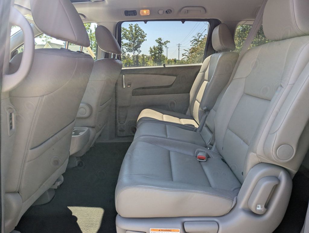 2014 Honda Odyssey EX-L photo 16