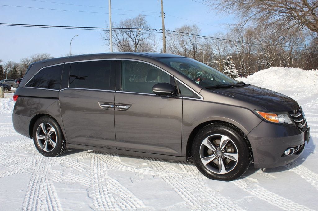 2014 Honda Odyssey Touring photo 1