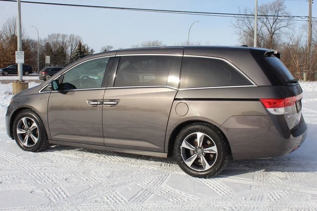 2014 Honda Odyssey Touring photo 26