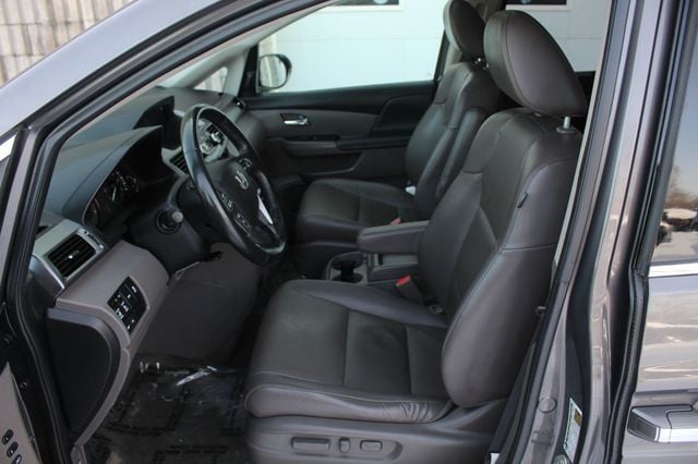 2014 Honda Odyssey Touring photo 30