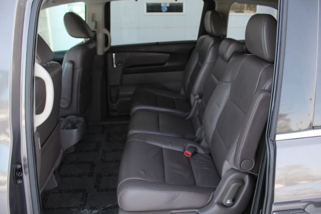 2014 Honda Odyssey Touring photo 36