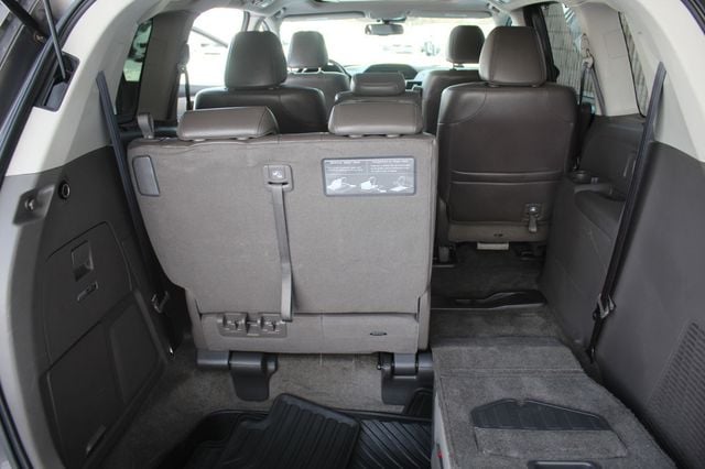 2014 Honda Odyssey Touring photo 9