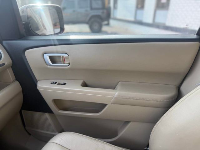 2014 Honda Pilot 2WD 4dr Touring w/RES & Navi - 22973853 - 11