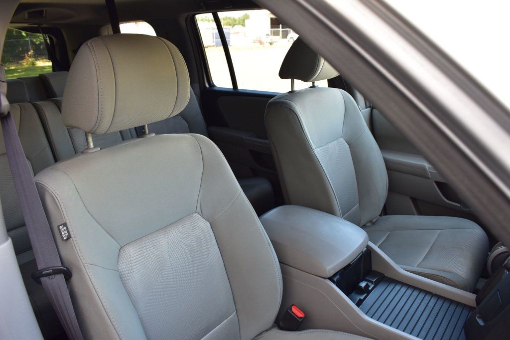 2014 Honda Pilot LX photo 16