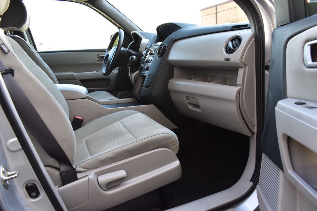 2014 Honda Pilot LX photo 17