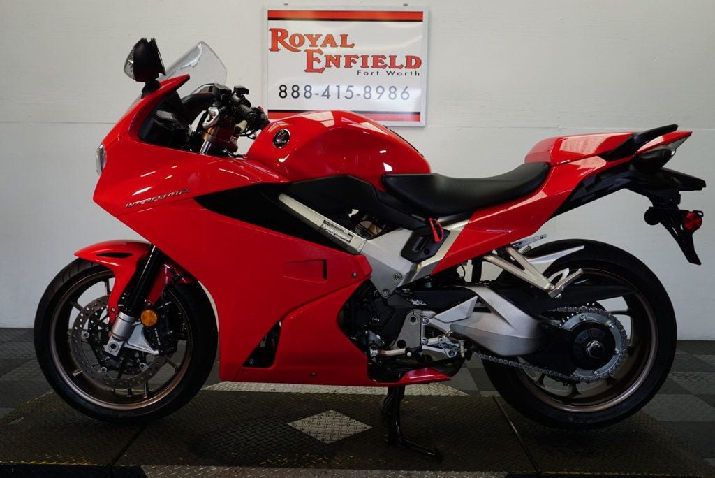 2014 Honda VFR800 INTERCEPTOR DELUXE SPORT TOURING BIKE - 22522450 - 1