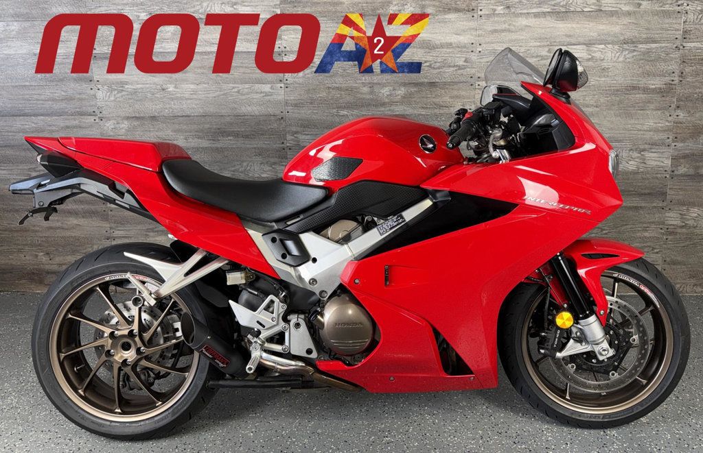 2014 Honda VFR800 Interceptor Deluxe SUPER CLEAN! - 23023105 | Video 1