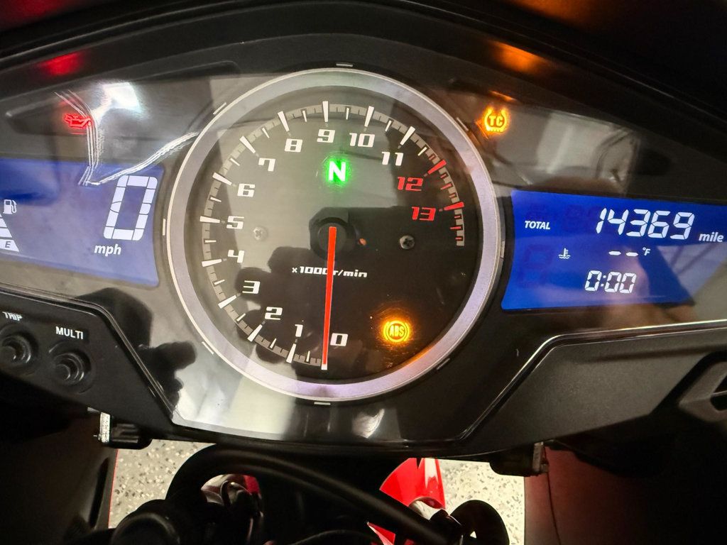2014 Honda VFR800 Interceptor Deluxe SUPER CLEAN! - 23023105 - 10