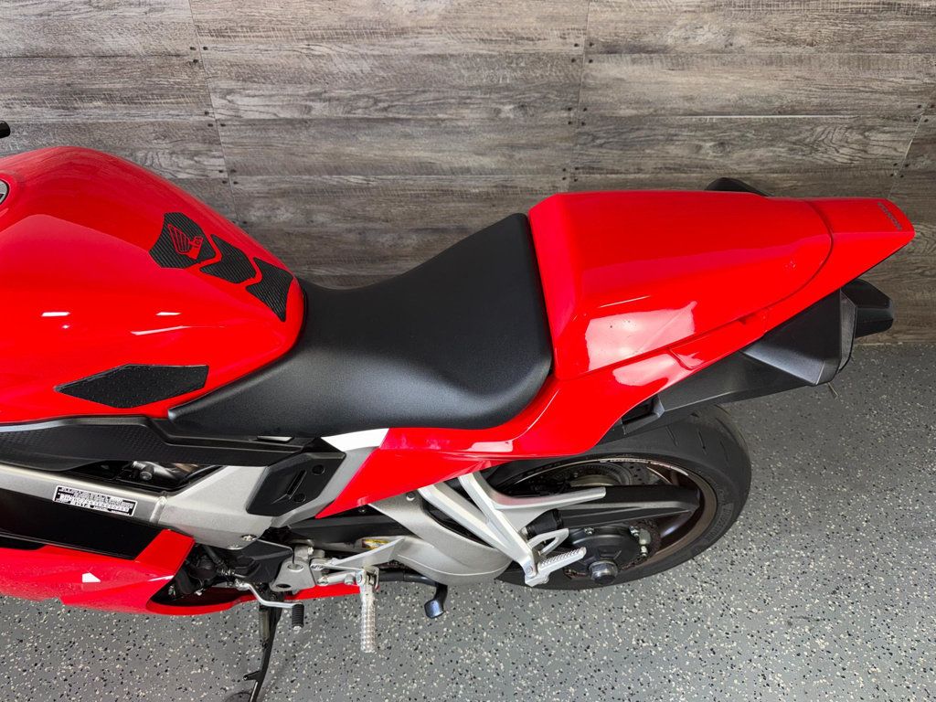 2014 Honda VFR800 Interceptor Deluxe SUPER CLEAN! - 23023105 - 13