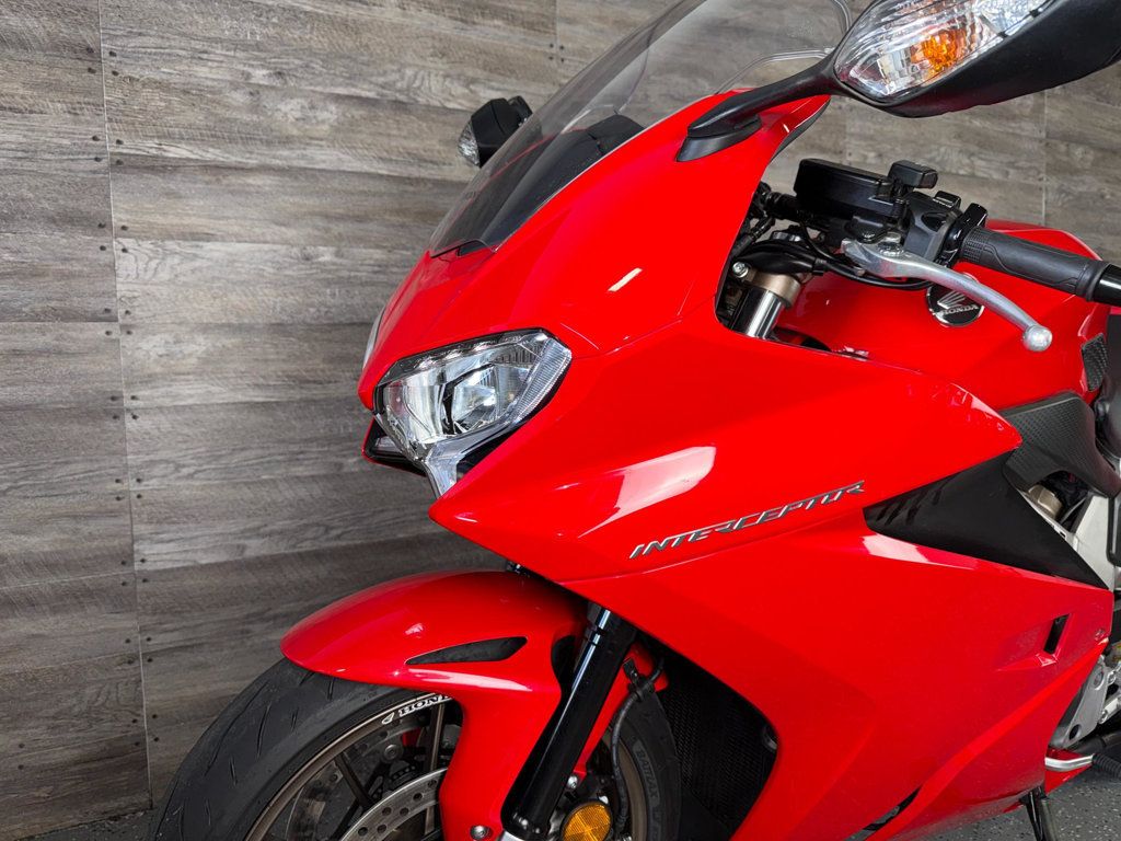 2014 Honda VFR800 Interceptor Deluxe SUPER CLEAN! - 23023105 - 14