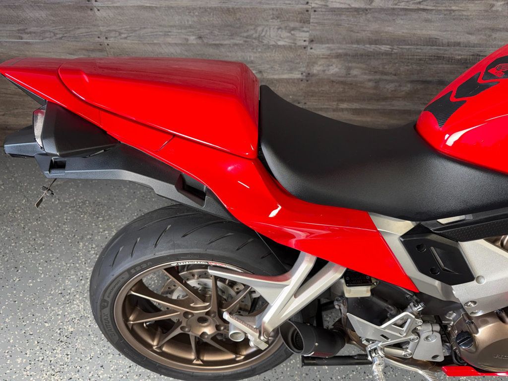 2014 Honda VFR800 Interceptor Deluxe SUPER CLEAN! - 23023105 - 7