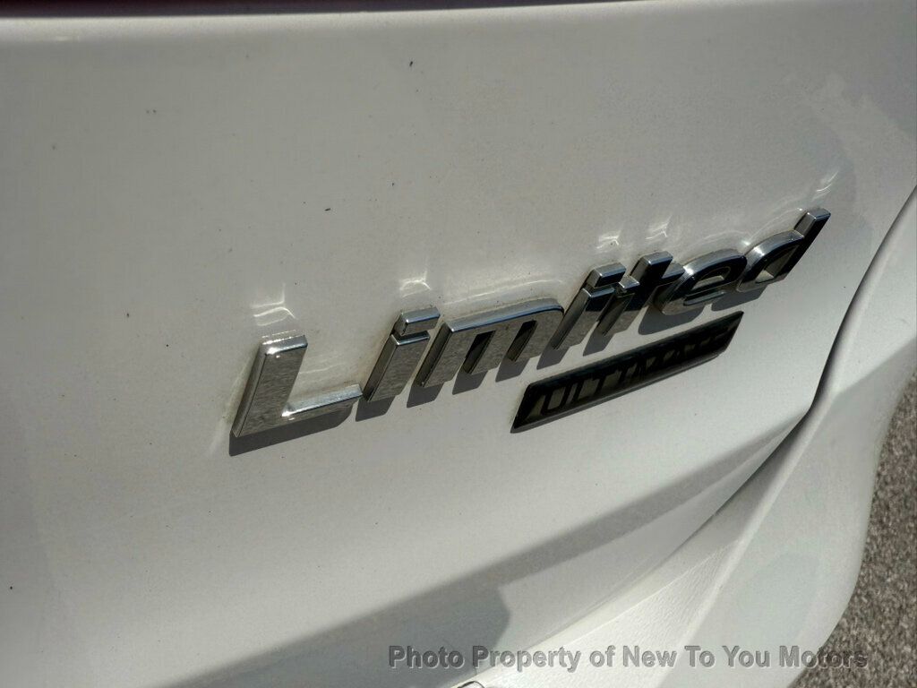 2014 Hyundai Santa Fe Limited photo 2