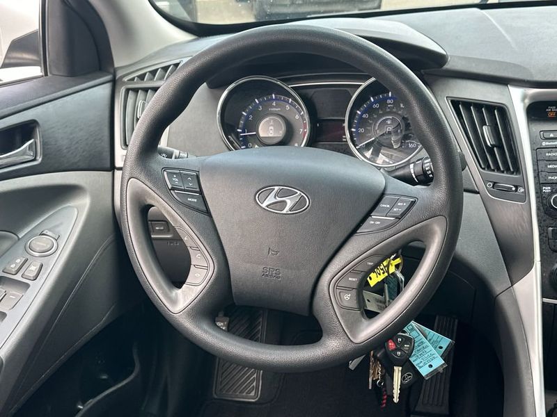 2014 Hyundai Sonata 4dr Sedan 2.4L Automatic GLS - 22950233 - 17
