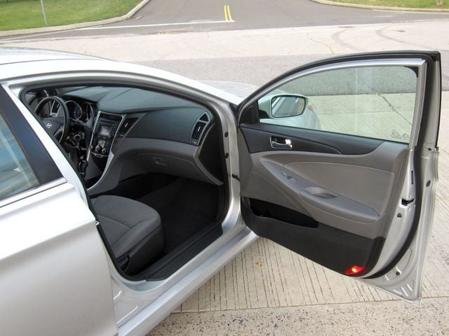 2014 Hyundai Sonata 4dr Sedan 2.4L Automatic GLS - 22934324 - 19