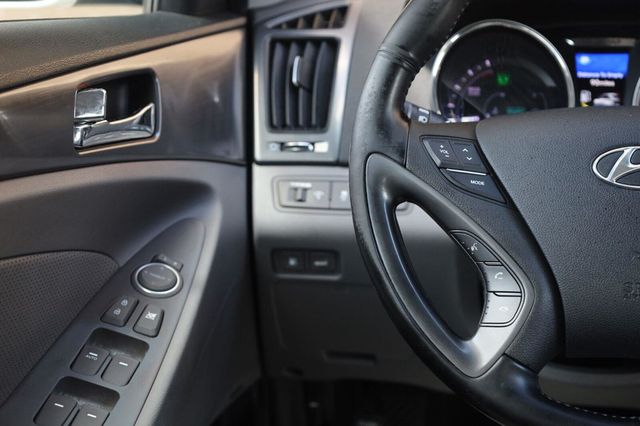 2014 Hyundai Sonata Hybrid Limited - 23065174 - 30